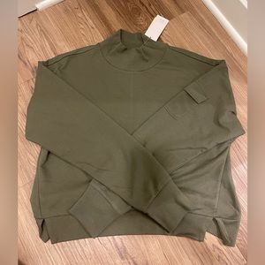 NWT All In Motion Women’s Top Size Medium